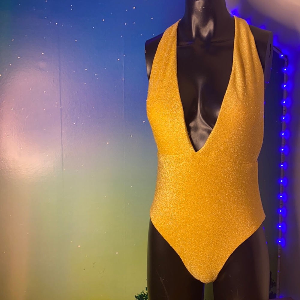 Lulu’s glitter gold body suit